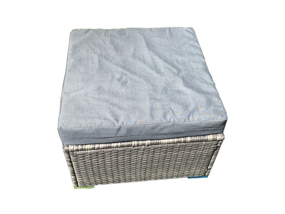 Rent Patio Outdoor Ottoman - Oak Park 1